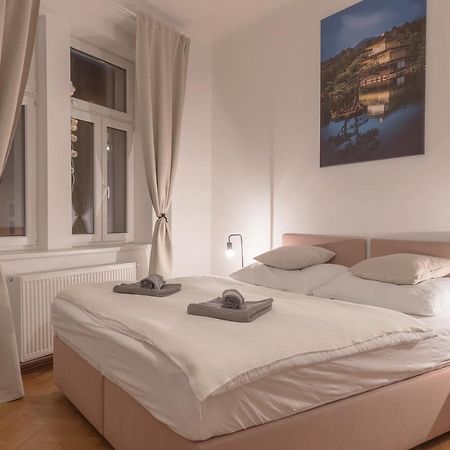 Skolska Junior Apartment Прага Экстерьер фото