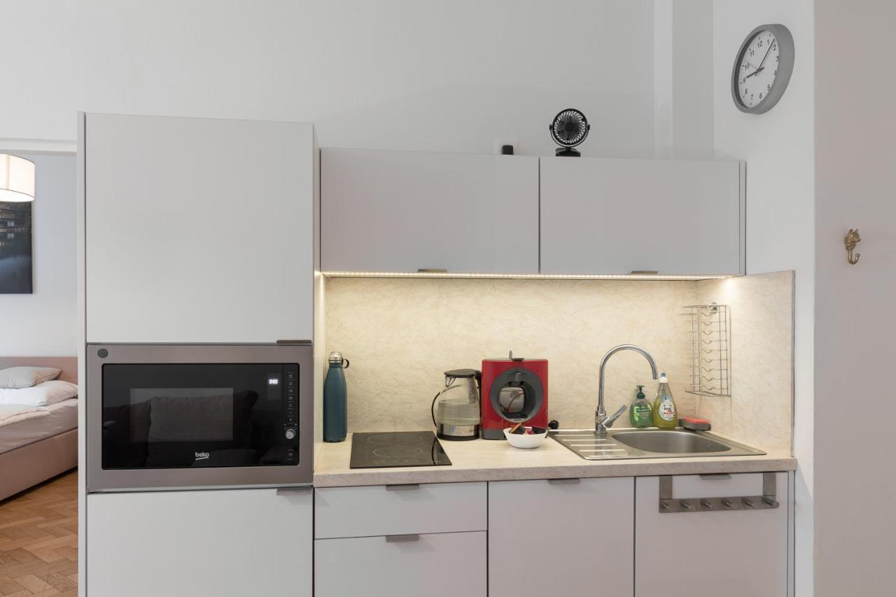 Skolska Junior Apartment Прага Экстерьер фото