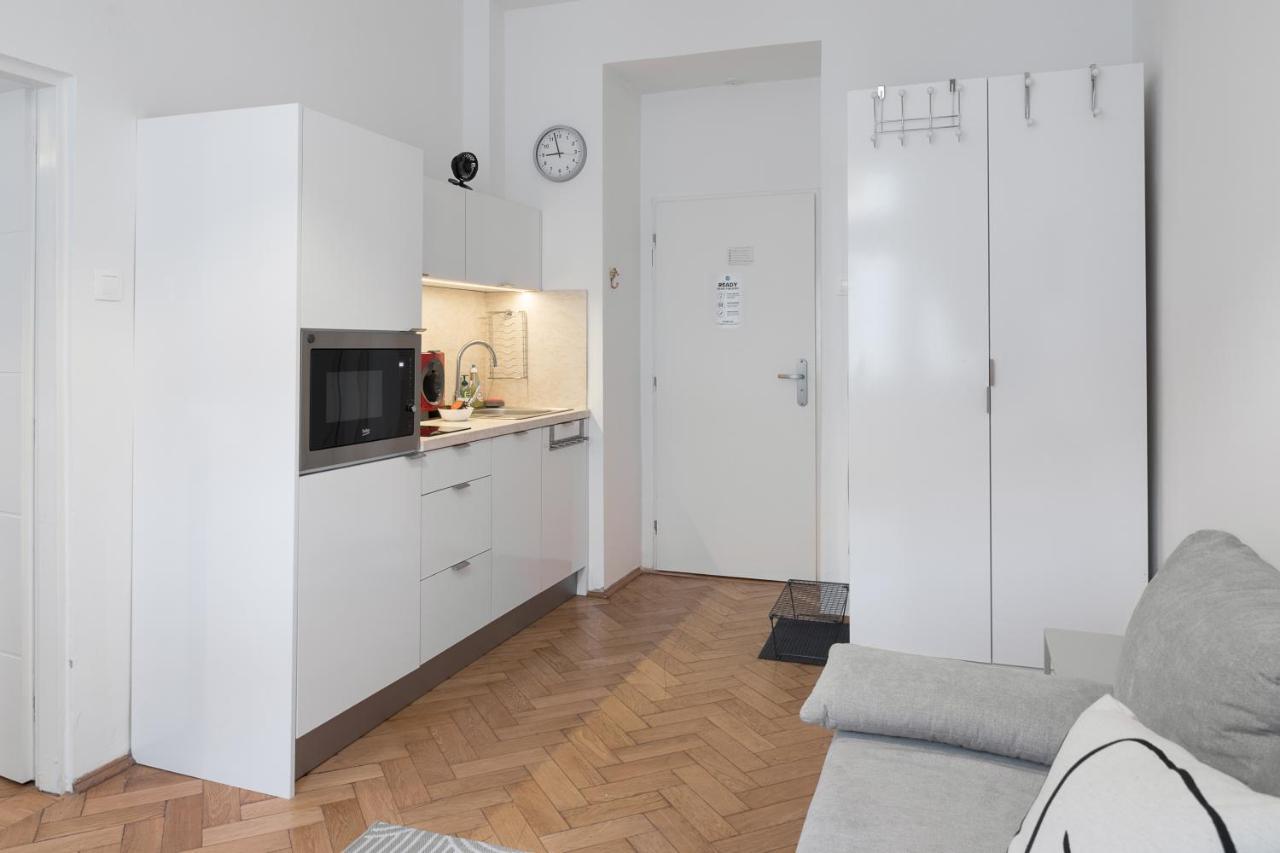 Skolska Junior Apartment Прага Экстерьер фото